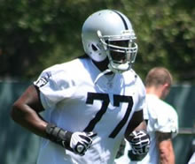 Raiders RT Alex Barron